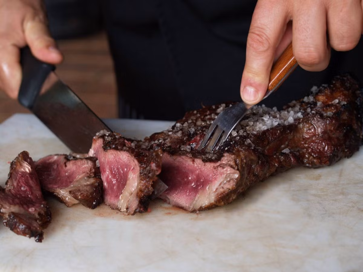 Món bít tết ngon tuyệt ở El Carpicho, Jimenez de Jamuz, Tây Ban Nha.