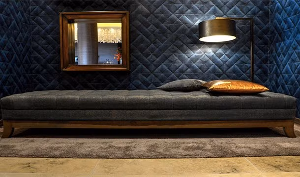 Khoảng 600 người Mỹ chết mỗi năm vì ngã từ trên giường xuống.