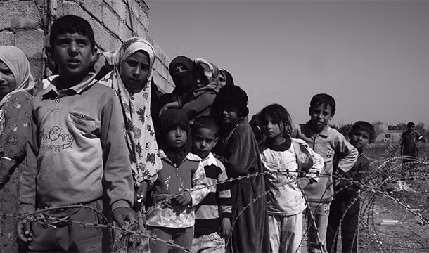 Theo thống kê, khoảng 20.000 trẻ em chết mỗi ngày do đói nghèo.