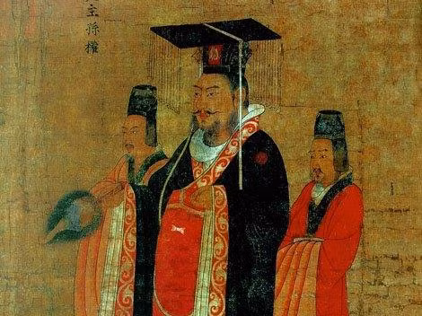 Theo đó, Tam Hoàng là ba vị vua đầu tiên của Trung Quốc. Ba vị vua này được cho là thần tiên hoặc bán thần - những người đã sử dụng các phép màu để giúp dân.