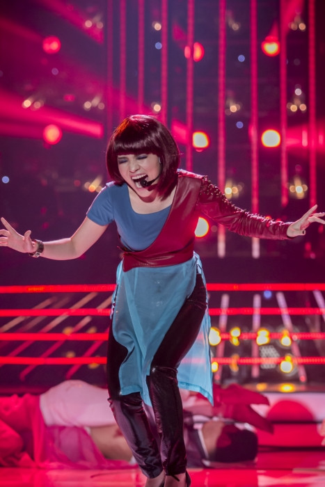 Diva Mỹ Linh nhận xét, Nhật Thủy đã biết cách nhập cuộc hơn rất nhiều và khiến chị bất ngờ vì sự tỏa sáng của cô. Đặc biệt, "Dệt tâm gai" là ca khúc vô cùng khó nhưng Nhật Thủy hát rất tốt, đầy kỹ thuật và không hề mắc bất kỳ lỗi nào cho phần thể hiện này.