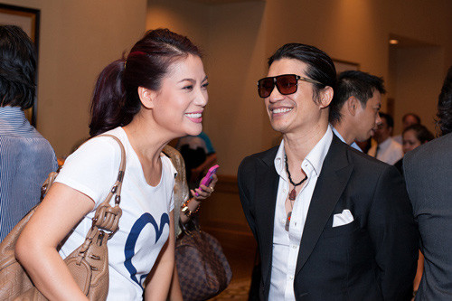 Trương Ngọc Ánh và Dustin Nguyễn từng có chuyện tình đẹp trên màn ảnh qua bộ phim "Sài Gòn nhật thực". Đây là lần kết hợp hiếm hoi của hai ngôi sao điện ảnh tuy nhiên, bộ phim này không được đánh giá cao về nội dung khi công chiếu.