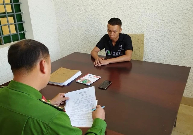 Đắk Lắk: Tạm giữ thanh niên chuyên cho học sinh vay lãi nặng Dak Lak: Tam giu thanh nien chuyen cho hoc sinh vay lai nang