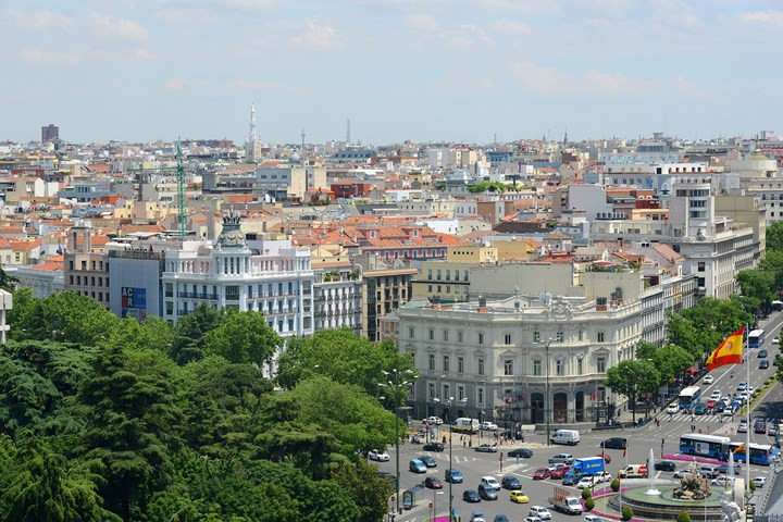Palace of Linares, Madrid, Tây Ban Nha: Nằm ở một góc Madrid, cung điện này được xây vào cuối thế kỷ 19 dành cho Marquis giàu có. Sau đám cưới và người vợ mang thai, ông phát hiện ra bà là em gái cùng cha khác mẹ với mình. Hai người sau đó đã giết đứa trẻ để che giấu sự thật và tiếng khóc của nó vẫn ám ảnh cung điện tới nay.