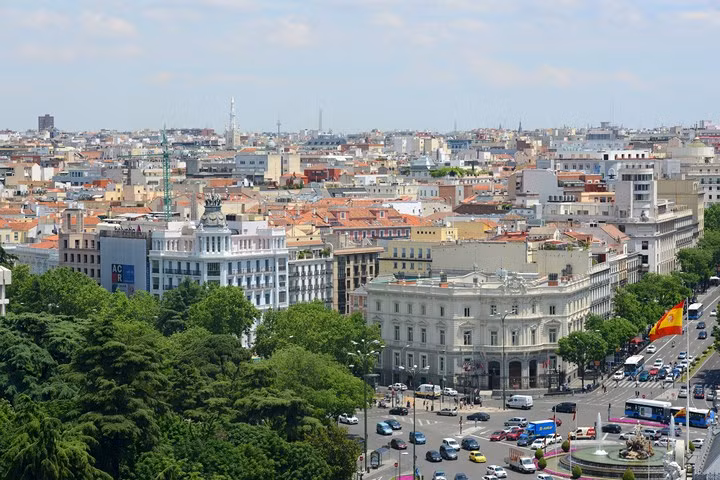 Palace of Linares, Madrid, Tây Ban Nha: Nằm ở một góc Madrid, cung điện này được xây vào cuối thế kỷ 19 dành cho Marquis giàu có. Sau đám cưới và người vợ mang thai, ông phát hiện ra bà là em gái cùng cha khác mẹ với mình. Hai người sau đó đã giết đứa trẻ để che giấu sự thật và tiếng khóc của nó vẫn ám ảnh cung điện tới nay.