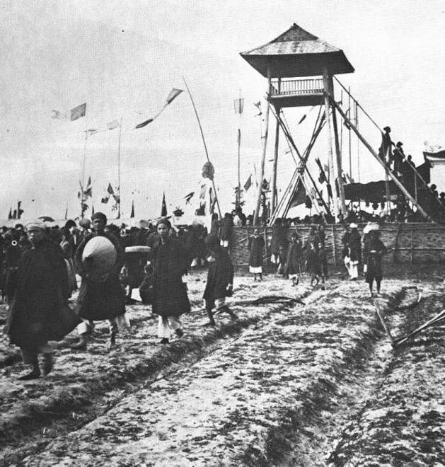 Thời xưa, các thí sinh phải tự làm lều và đặt chõng để viết bài.