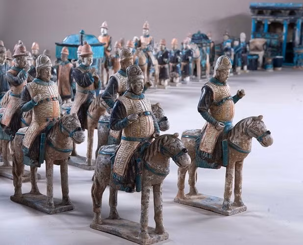 Tượng lính bằng gốm.