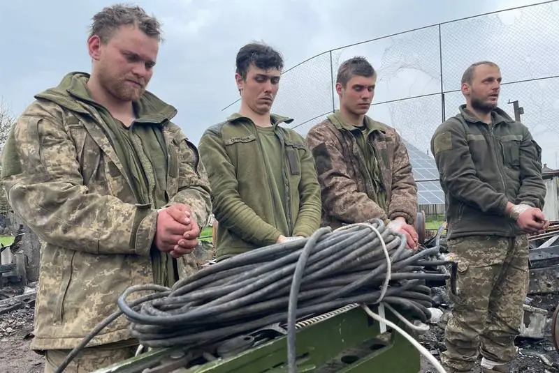 Theo trang Topwar, Quân đội Nga vào tháng 9 có thể thu về số lượng tù nhân kỷ lục cho “quỹ trao đổi”, khi lực lượng phòng thủ của Quân đội Ukraine đang sụp đổ ở cả Donbass và khu vực Kursk. Thông tin này được kênh Telegram của Ukraine “Legitimny” đưa tin, dẫn nguồn từ một người trong cuộc. Ảnh: Topwar.