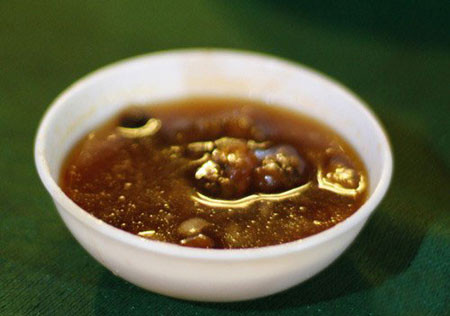 Nước mắm me chua ngọt chấm món nướng: Mắm me chua ngọt làm nước chấm đồ nướng, hải sản nướng... thì ngon tuyệt vời.