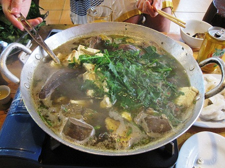 Mặc dù là đặc sản nhưng thắng cố có mùi rất khó ngửi và không phải ai cũng ăn được. Ảnh: Đặc sản 3 miền.