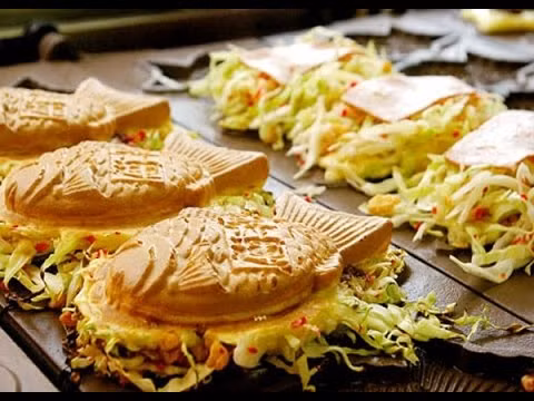 Món kem cá taiyaki là món ăn vỉa hè phổ biến ở Nhật và cũng được các bạn trẻ Việt yêu thích.