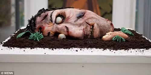 Bánh đầu lâu: Với cách tạo hình là chiếc sọ người nên những chiếc bánh này được đặt luôn cái tên là bánh đầu lâu. Ảnh: Pinterest.