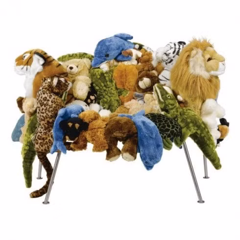 Những con thú nhồi bông cũ có thể tận dụng làm ghế. Nguồn ảnh: Elle.