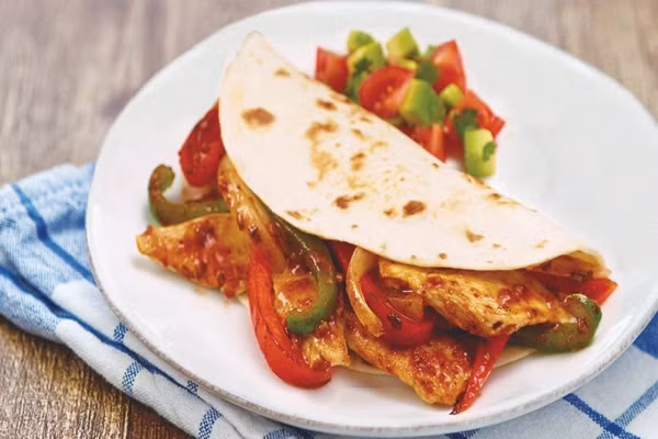 Sốt ớt fajita: Loại sốt này không chỉ phù hợp với món gà chiên mà còn rất ngon khi kết hợp với các loại thịt bò. Ảnh: Thế giới 360. 