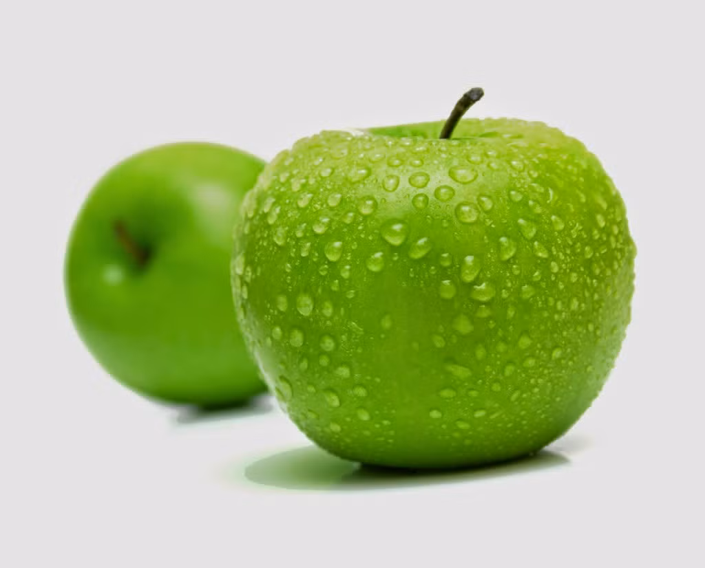  Bữa sáng yêu thích của Hồ Ngọc Hà thường là một quá táo xanh. Ảnh: Dân việt.