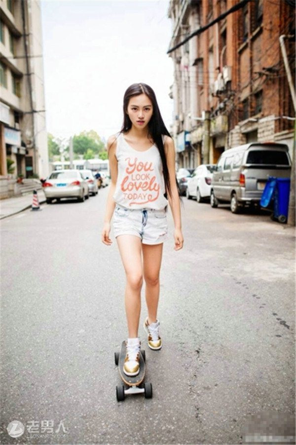 Có lúc lại hóa cô nàng thể thao cá tính và nóng bỏng