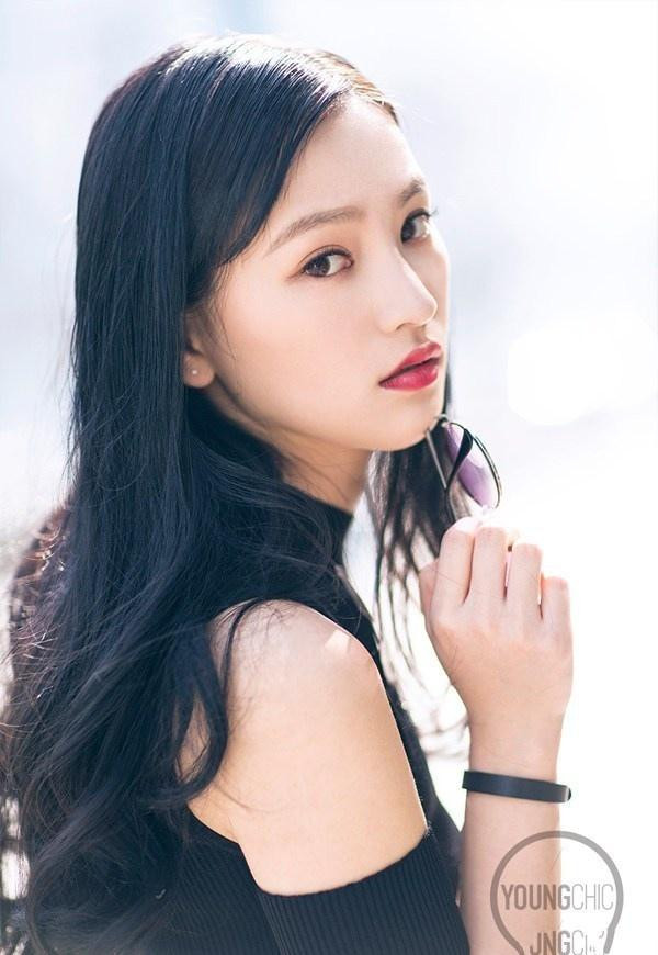 Thế nhưng không thể phủ nhận rằng, dù nhan sắc thực tế ra sao, Hoàng Xán Xán cũng khiến mọi người hâm mộ bởi gout thời trang của mình.