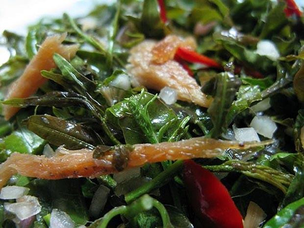 Gỏi sầu đâu sẽ trở nên tròn vị hơn đó chính là nhờ nước mắm me. Ảnh: emvaobep.