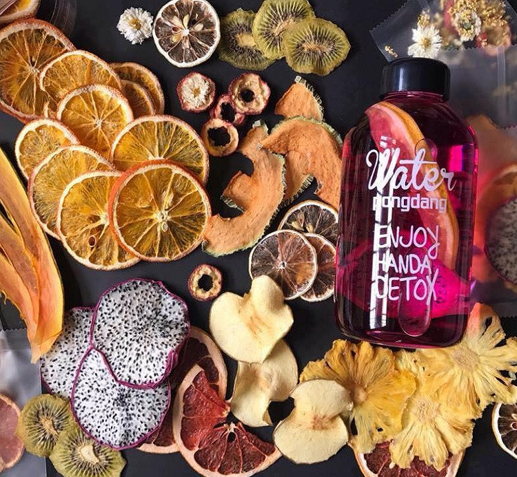 Các loại hoa quả sấy khô vừa ăn ngon miệng lại vừa giữ được lâu. Hạn sử dụng của nó lên đến 6 tháng. Ảnh: googleusercontent.