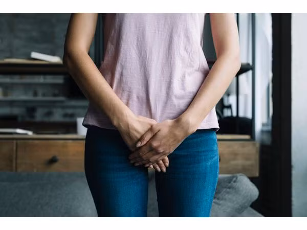  Viên đặt âm đạo chứa vitamin C: Viên đặt âm đạo chứa vitamin C giúp điều trị nhiễm khuẩn âm đạo hiệu quả. Cách thực hiện: Đặt 1 viên/ngày sau khi tham khảo ý kiến bác sĩ.