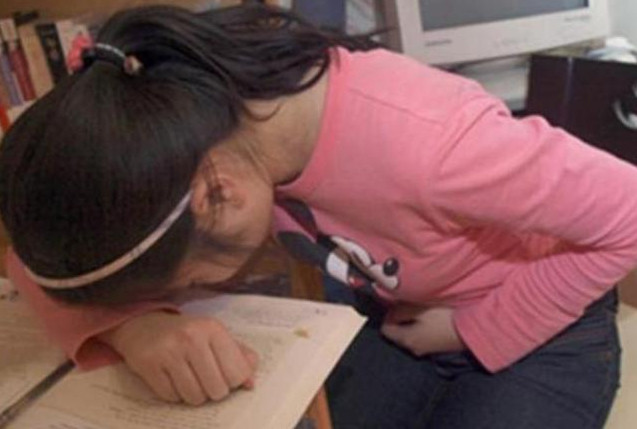 Con gái học xa nhà cuối tuần về lại đau bụng, bác sĩ kê đơn gây sửng sốt Con gai hoc xa nha cuoi tuan ve lai dau bung, bac si ke don gay sung sot