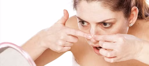 Thói quen chăm sóc da không đúng cách cũng có thể là lý do cho việc bạn sở hữu lỗ chân lông to.