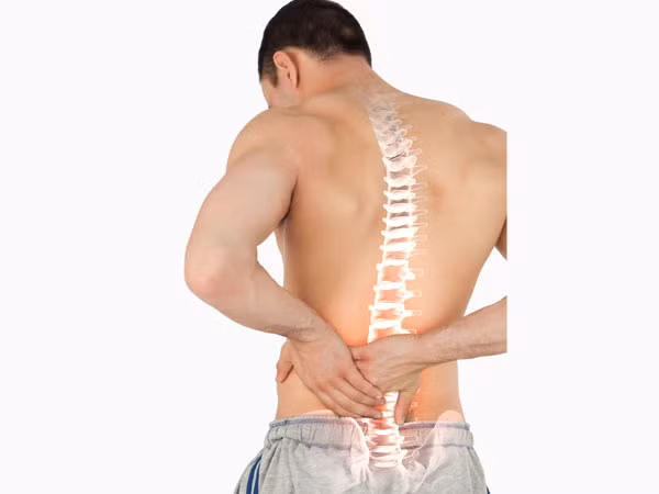 9. Loãng xương: Hoạt động thể chất giúp củng cố cột sống và hông, kích thích sự hình thành xương, cải thiện sự phát triển của xương và ngăn ngừa nguy cơ mất xương do lão hóa và loãng xương.