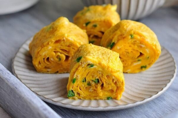 Tuy nhiên, nhiều người cảm thấy nhàm chán khi luôn phải ăn trứng luộc. Họ sợ rằng trứng rán tuy ngon miệng và hấp dẫn hơn nhưng quá trình rán dùng dầu mỡ nhiều chất béo.