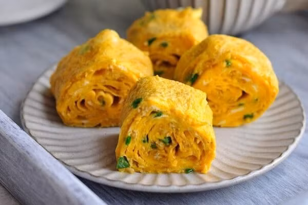 Tuy nhiên, nhiều người cảm thấy nhàm chán khi luôn phải ăn trứng luộc. Họ sợ rằng trứng rán tuy ngon miệng và hấp dẫn hơn nhưng quá trình rán dùng dầu mỡ nhiều chất béo.