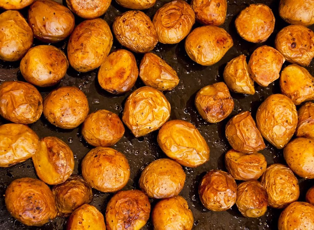 Nấu chín khoai tây sẽ ngăn ngừa tình trạng tăng đột biến lượng đường trong máu.