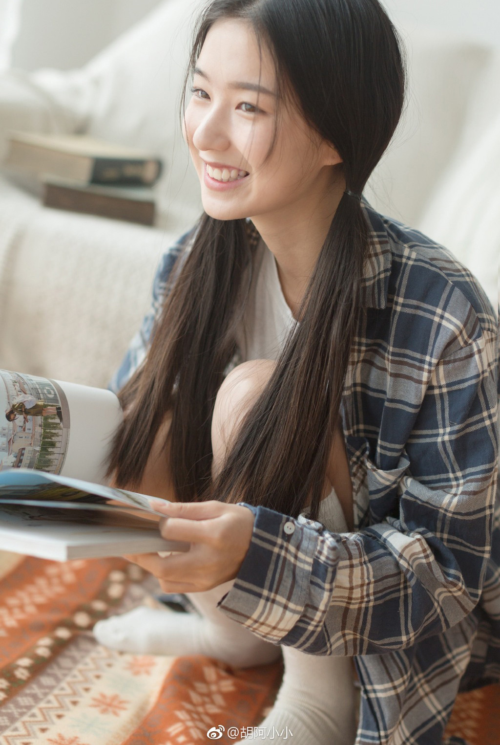  Bản sao Lưu Diệc Phi - Hồ A Tiểu Tiểu tên thật là Hồ Hiểu, sinh năm 1997, đến từ Trùng Khánh, Trung Quốc.