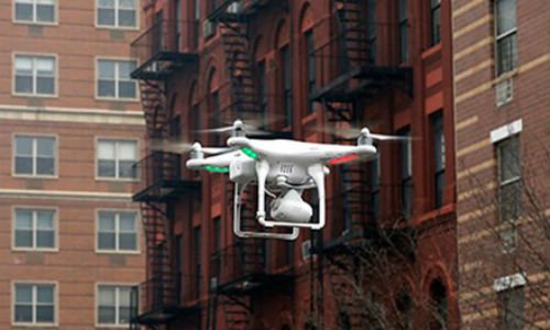 Kinh ngac: Tu nhan dung may bay khong nguoi lai de vuot nguc