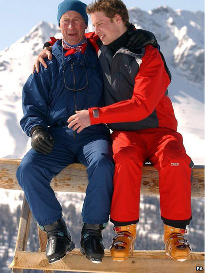 Sau khi tốt nghiệp trường Eton năm 2000, Hoàng tử William theo học ngành nghiên cứu lịch sử tại Đại học St Andrews ở Scotland. Năm 2005, Hoàng tử William tốt nghiệp tại Đại học St Andrews.