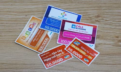 Thời gian qua, nhà mạng "chạy đua" khuyến mại bất chấp vi phạm pháp luật. Ảnh: H.D.