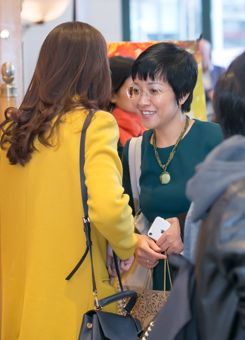 Bat ngo canh Thao Van gap 