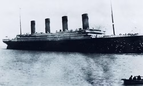 Ảnh chụp tàu Titanic huyền thoại chưa từng được biết đến này do Frank Browne SJ chụp.