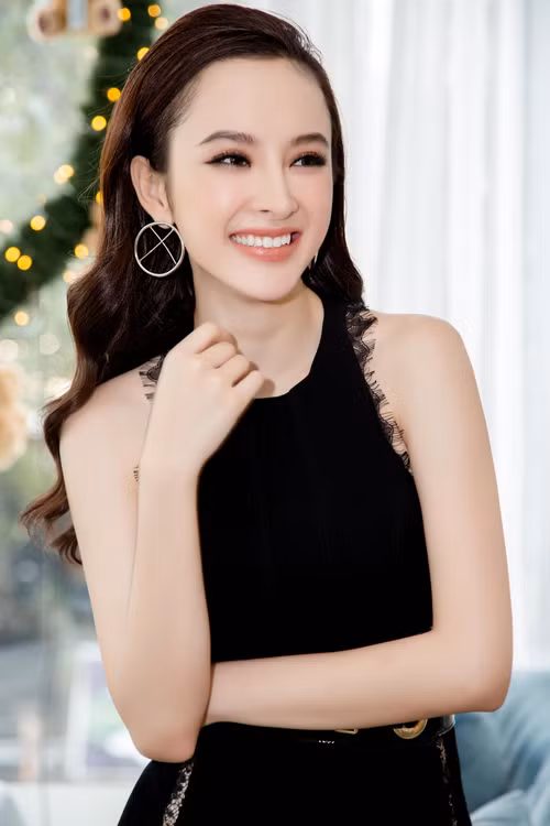 Sau mối tình ồn ào với bác sĩ thẩm mỹ Chiêm Quốc Thái, hiện tại cô vẫn lẻ bóng, chưa tìm được hạnh phúc mới.