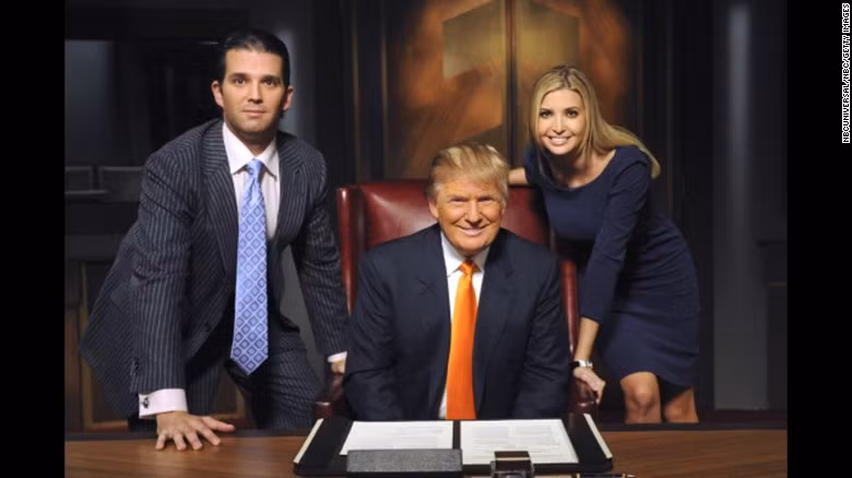 "Kinh nghiệm đã dạy cho tôi một số điều. Thứ nhất, lắng nghe linh cảm của bạn, cho dù mọi thứ trên giấy tờ có tốt đến đâu đi chăng nữa. Thứ hai, bạn thường tốt hơn khi gắn với những điều mà bạn biết. Thứ ba, đôi khi vụ đầu tư tốt nhất lại là những thứ mà bạn không làm", Tổng thống Trump phát biểu. Ảnh: CNN.