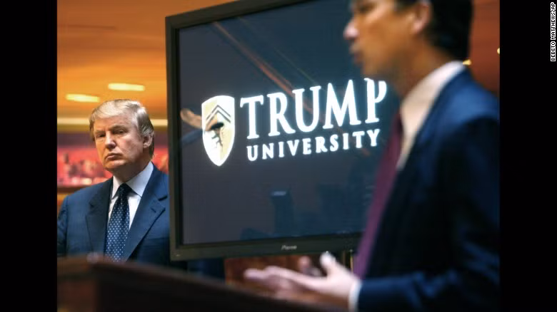 Tổng thống Donald Trump từng chia sẻ về bí quyết có sự nghiệp thành công: "Đằng nào thì bạn cũng phải nghĩ. Vì vậy, sao không nghĩ lớn luôn?". Ảnh: CNN.