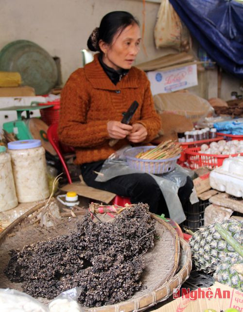 Quả mắc khẻn-là một thứ gia vị có mùi thơm và vị cay đặc trưng, được ví là "hạt tiêu rừng".