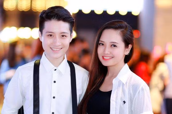 Cặp đôi này "đốn tim" người hâm mộ khi luôn xuất hiện cùng nhau rất tình cảm, hành động lãng mạn. Mới đây, Ngọc Trang và người tình bất ngờ tung bộ ảnh cưới đẹp như cổ tích. Tuy nhiên, khi được hỏi về hôn lễ thì Ngọc Trang cho hay sẽ chờ thời gian trả lời. Ảnh: Giadinhnet