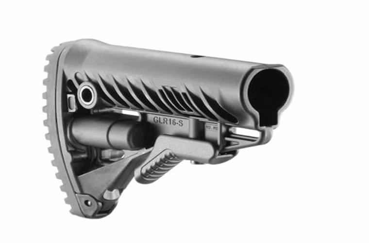 Súng sử dụng loại báng hiện đại GLR16-S CP, được sản xuất bởi FAB Defense, một công ty quốc phòng khác của Israel. GLR-16 CP là một khối polymer khung kim loại nhỏ gọn được gắn vào súng thông qua một ống kim loại dày.