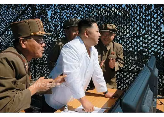 Vụ thử động cơ tên lửa diễn ra trong bối cảnh Triều Tiên vừa gây chấn động toàn cầu khi thực hiện vụ thử hạt nhân lớn nhất từ trước tới nay vào hôm 9/9. Theo phía Hàn Quốc, đây là vụ thử nghiệm có sức công phá lớn nhất mà Triều Tiên từng tiến hành cho đến nay, gần bằng vụ ném bom hạt nhân ở Hiroshima năm 1945.