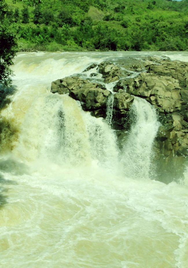 Thác Gia Long. (Ảnh: Huy Vũ)