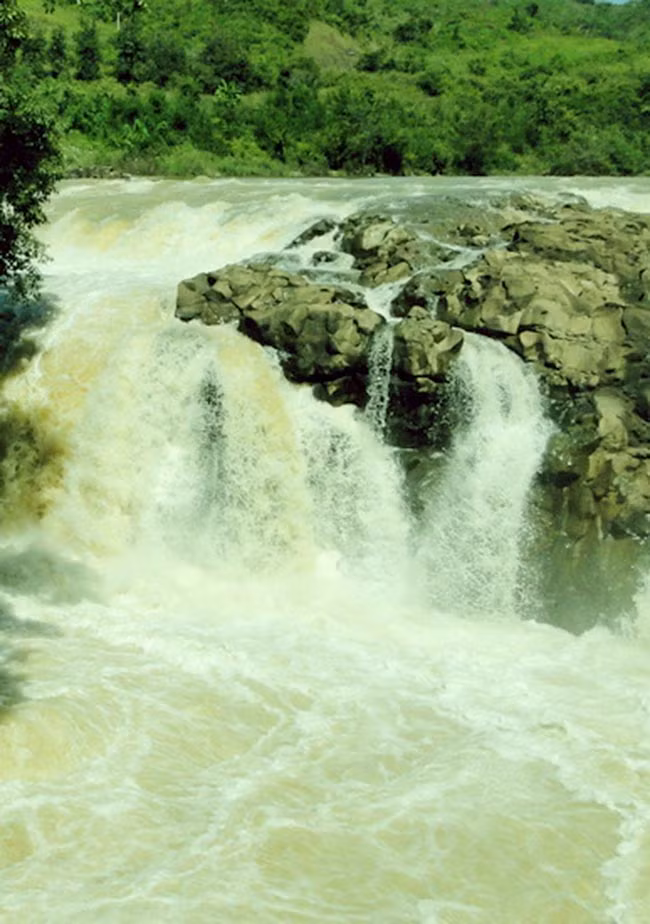 Thác Gia Long. (Ảnh: Huy Vũ)