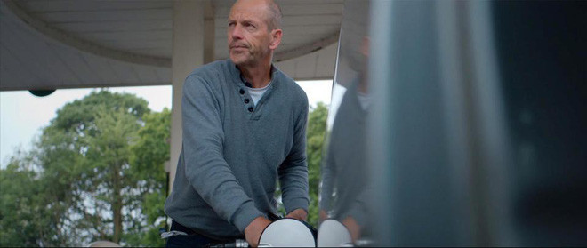 Chị Bernie - một trong những phụ nữ được ông Clive giúp đỡ.