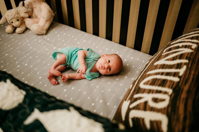 Khi mới sinh, Jackson chỉ nặng 2kg và nhịp tim không ổn định, vàng da.