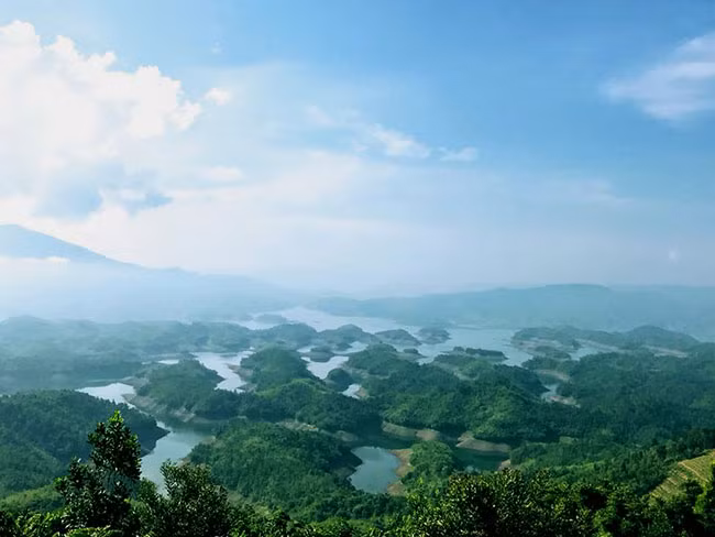 Hồ Tà Đùng. (Ảnh: Dương Hoàng)