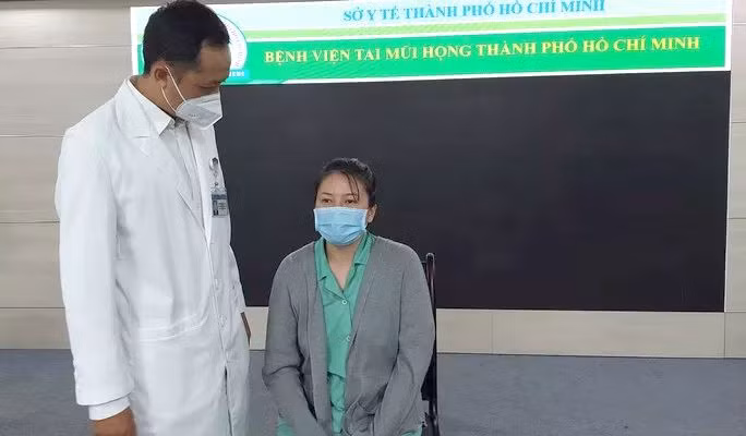 Súc miệng, răng giả chui vào phế quản - Hình 2 Suc mieng, rang gia chui vao phe quan-Hinh-2