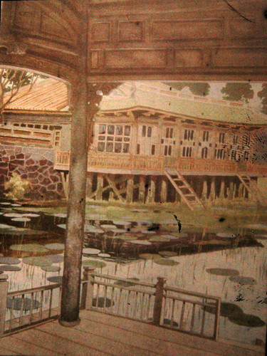 Xung Khiêm Tạ ở hồ Lưu Khiêm trong lăng Tự Đức.